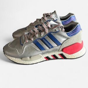 Adidas Originals Silver Metallic First Look 
Men’s US 8. 
No sign of wear.